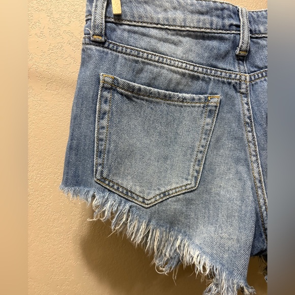 Cello Jean Booty Shorts Size XS - Picture 12 of 16